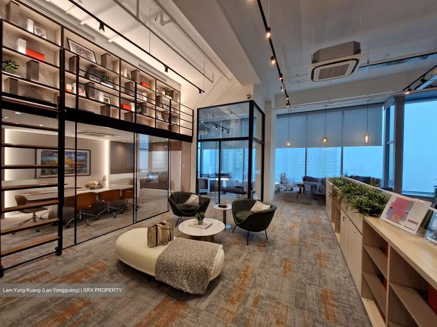 Arc 380 (D8), Office #553606611